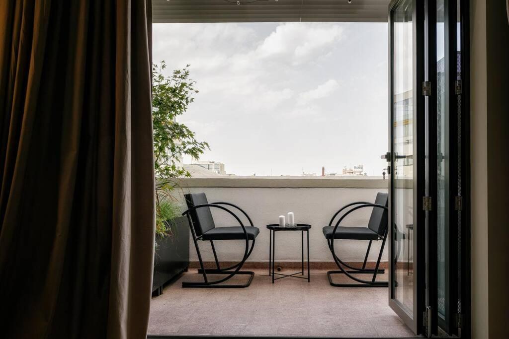 Apartament Luxurious Huge Flat With Large Terrace Bukareszt Zewnętrze zdjęcie